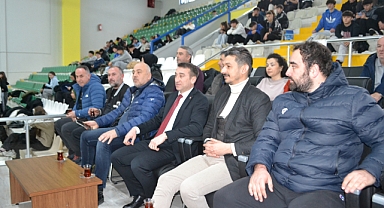 Futsal maçlarını önemli isimler izledi