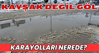 Kavşak Değil Göl