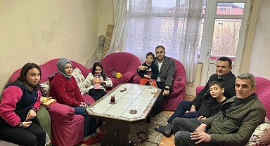 Kaymakam talepleri dinliyor
