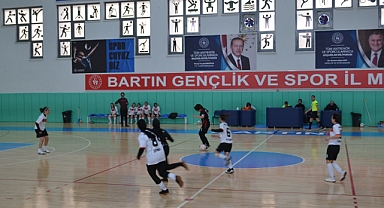 Köksal Toptan Futsal takımı yarı finalde