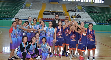 Küçük Kızlar Basketbol müsabakaları tamamlandı