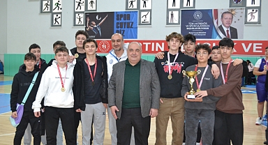 U18 baskette Basketbol Akademispor şampiyon oldu