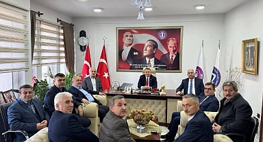 AK PARTİ ESNAFIN YANINDA