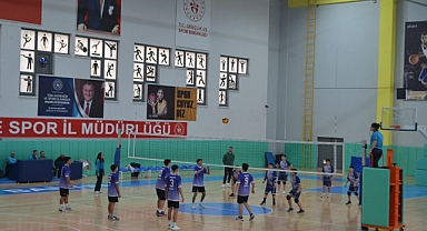 Amasra Endüstri Voleybol 3.oldu