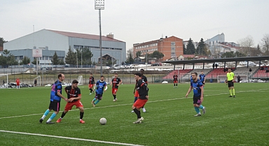 B. Gençlerbirliği zorlandığı maçı 2-1 kazandı