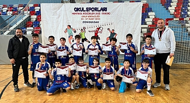 Fatih Ortaokulu yarı finale yükseldi