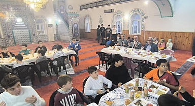 Gençler İftarda Buluştu