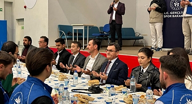 Gençlik Merkezi iftar programı düzenledi
