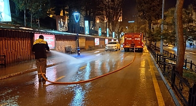 KENT MERKEZİNDE YOL TEMİZLİĞİ GERÇEKLEŞTİRDİ
