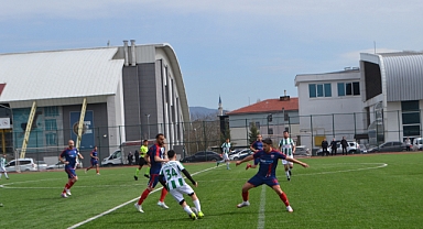 Kozcağız Belediyespor liderliğini sürdürdü