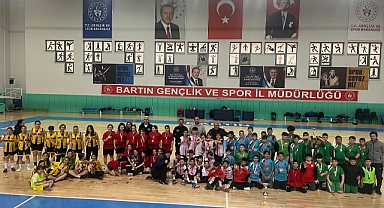 Küçükler hentbol müsabakaları tamamlandı