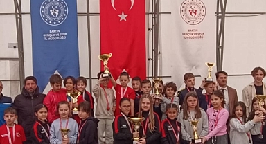 Mahalli tenis müsabakaları düzenlendi