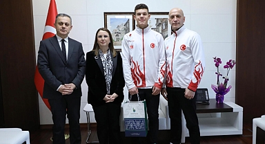 ŞAMPİYON VALİ İLE BULUŞTU