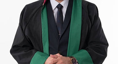 Cübbeleriyle Yürüyecekler