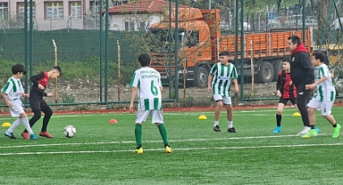 Kozcağız’da 4 takım turnuvaya katıldı