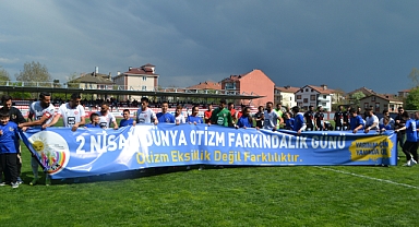 Kritik maçta otizme farkındalık!