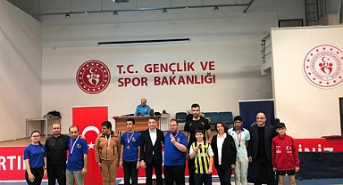 Masa tenisi müsabakaları düzenlendi
