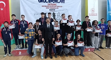 Satranç grup müsabakaları sona erdi