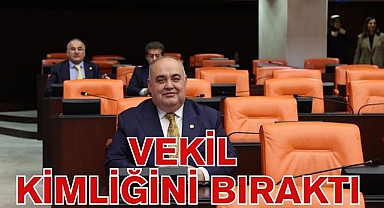 VEKİL KİMLİĞİNİ BIRAKTI