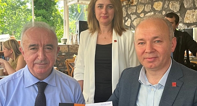 Eski Vali'den Anlamlı Hediye