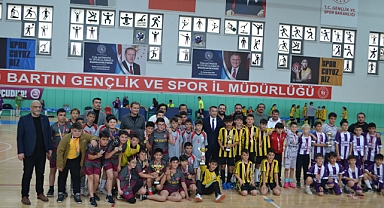 Küçük erkekler Futsal müsabakaları sona erdi