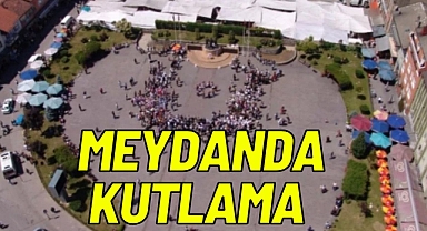 MEYDANDA KUTLAMA