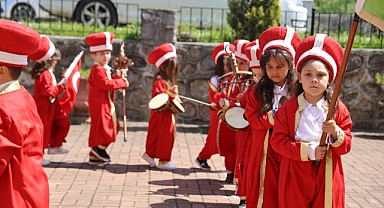Minikler Gururlandırdı