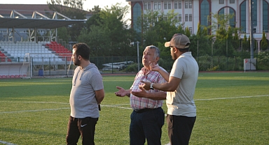 Ekerbiçer’in koyu sohbeti