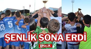 FUTBOL ŞENLİĞİNDE KUPALAR TAKDİM EDİLDİ
