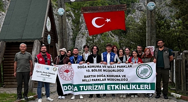 “Gönüllü gençler Valla Kanyonunda Doğa ile Sanatı Buluşturdu”
