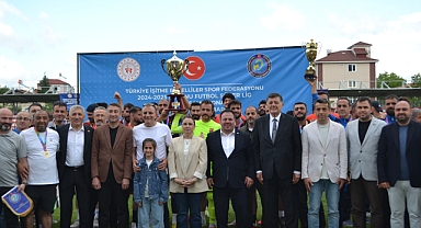 İŞİTME ENGELLİLER FUTBOL SÜPER LİGİ'NİN ŞAMPİYONU é İSTANBUL“ OLDU