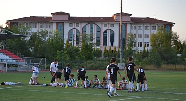 MİNİK OYUNCULAR GÖZYAŞLARINA HAKİM OLAMADI