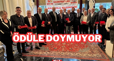 Ödüle Doymuyor