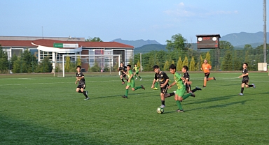 U11’de Yeni Bartınspor şampiyon oldu