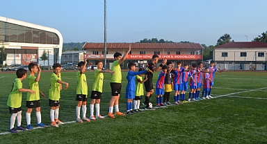 U12'de gol düellosunu Kemerspor kazandı