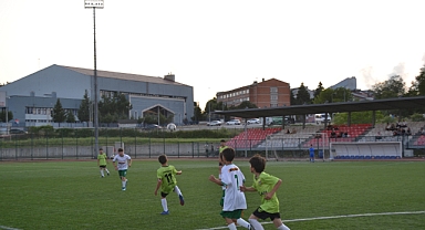 U12’de Kemerspor play-off’lara kaldı