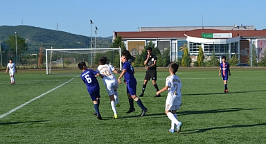 U12’de Yeni Bartınspor finale çıktı