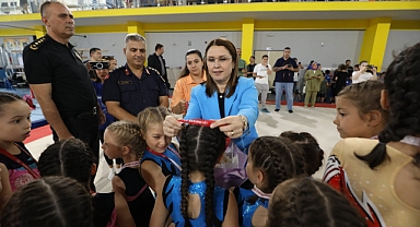 Vali Arslan ödül törenine katıldı