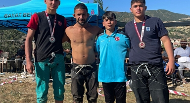 Güreşlerimiz Çorum’da 2 madalya kazandı