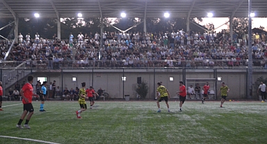 Hıdırlarspor ve Baston Villa yarı finale çıktı