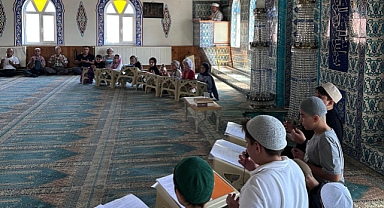 Öğrencilerden Aşure Programı