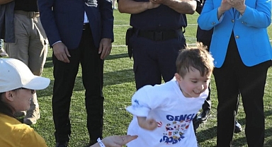 Vali Arslan Spor festivaline katıldı