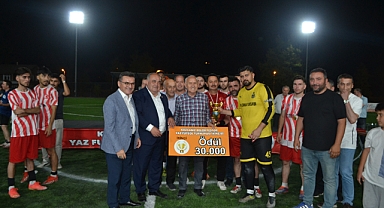 Ellibaş Gençlik’e para ödülü takdim edildi