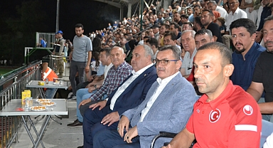 Karacif final maçını izledi