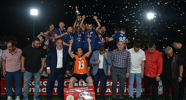 KOZCAĞIZ’DA BASTON VİLLA ŞAMPİYON OLDU