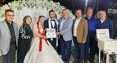 Siyasi İsimler Düğünde