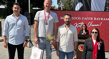 Tenis turnuvası ödül töreni düzenlendi