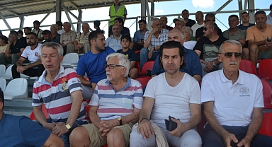  2 eski başkan kupa maçını izledi