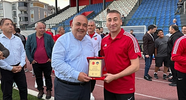 AKKAŞ'A PLAKETİNİ MİLLETVEKİLİ ALDATMAZ VERDİ