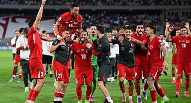 BAKAN TUNÇ A MİLLİ TAKIMINI TEBRİK ETTİ